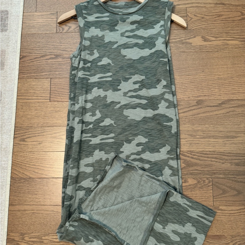 Universal Thread Womens Green Camo Sleeveless Dress